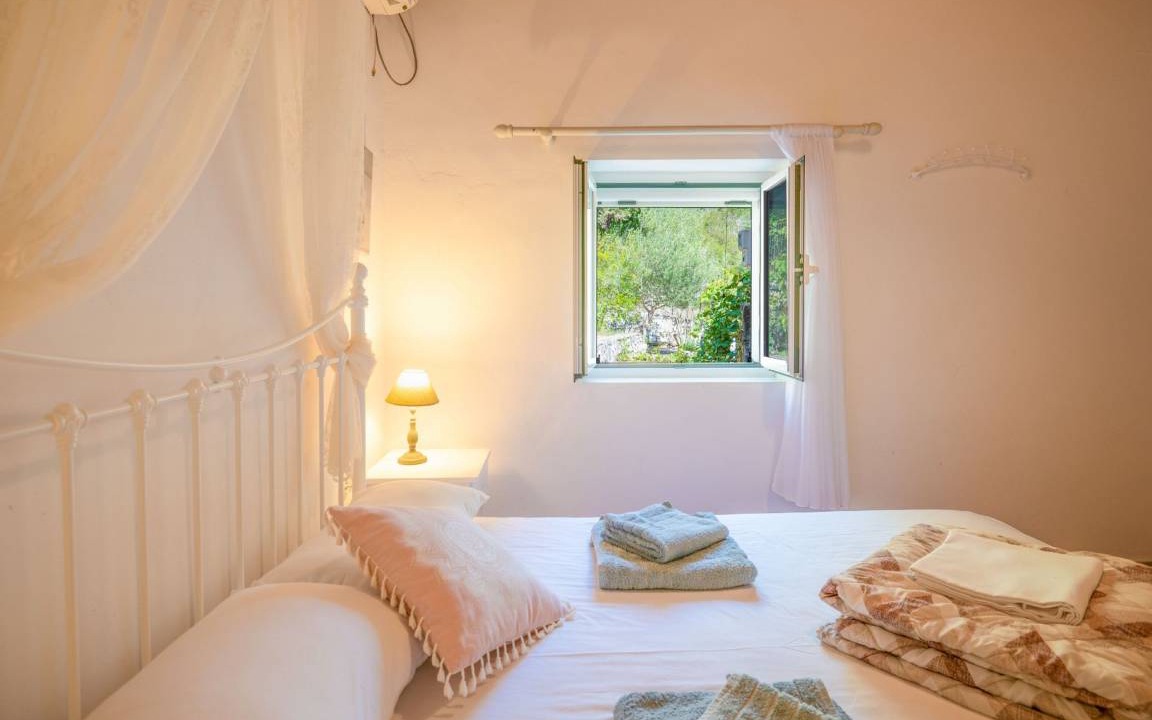Photo of Bedroom in Koutsi
