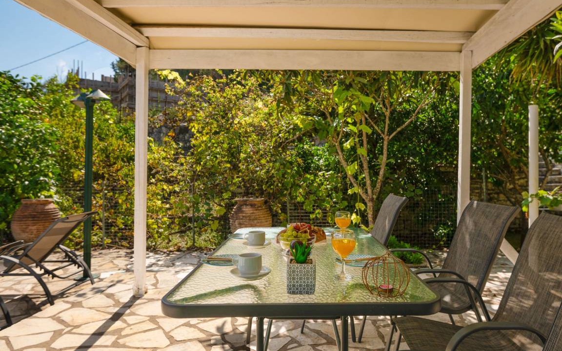 Photo of Patio Balcony in Koutsi