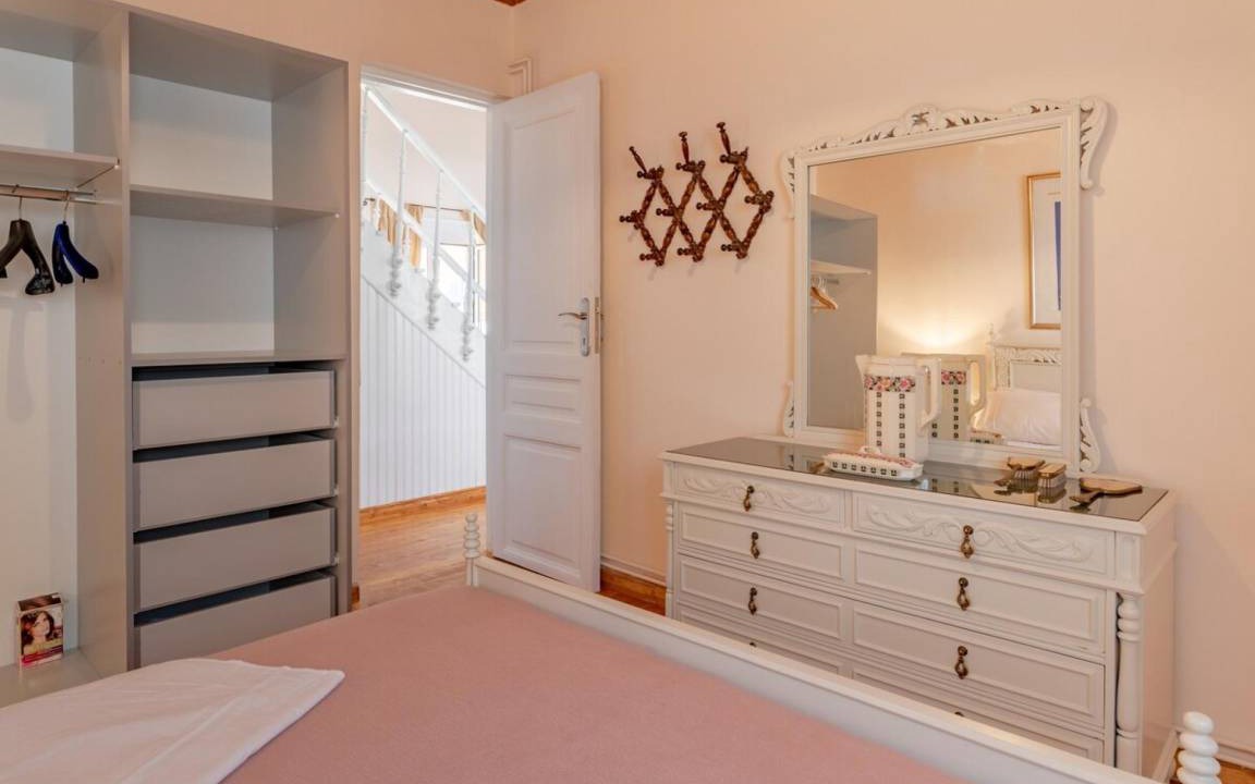 Photo of Bedroom in Kardhakata