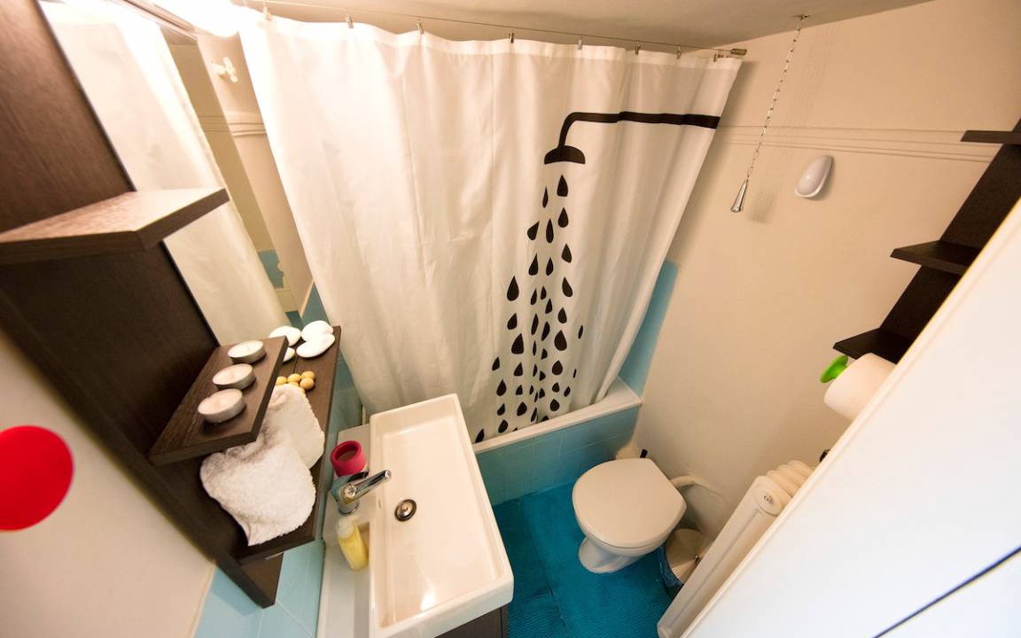 Photo of Bathroom in Ampelokipoi