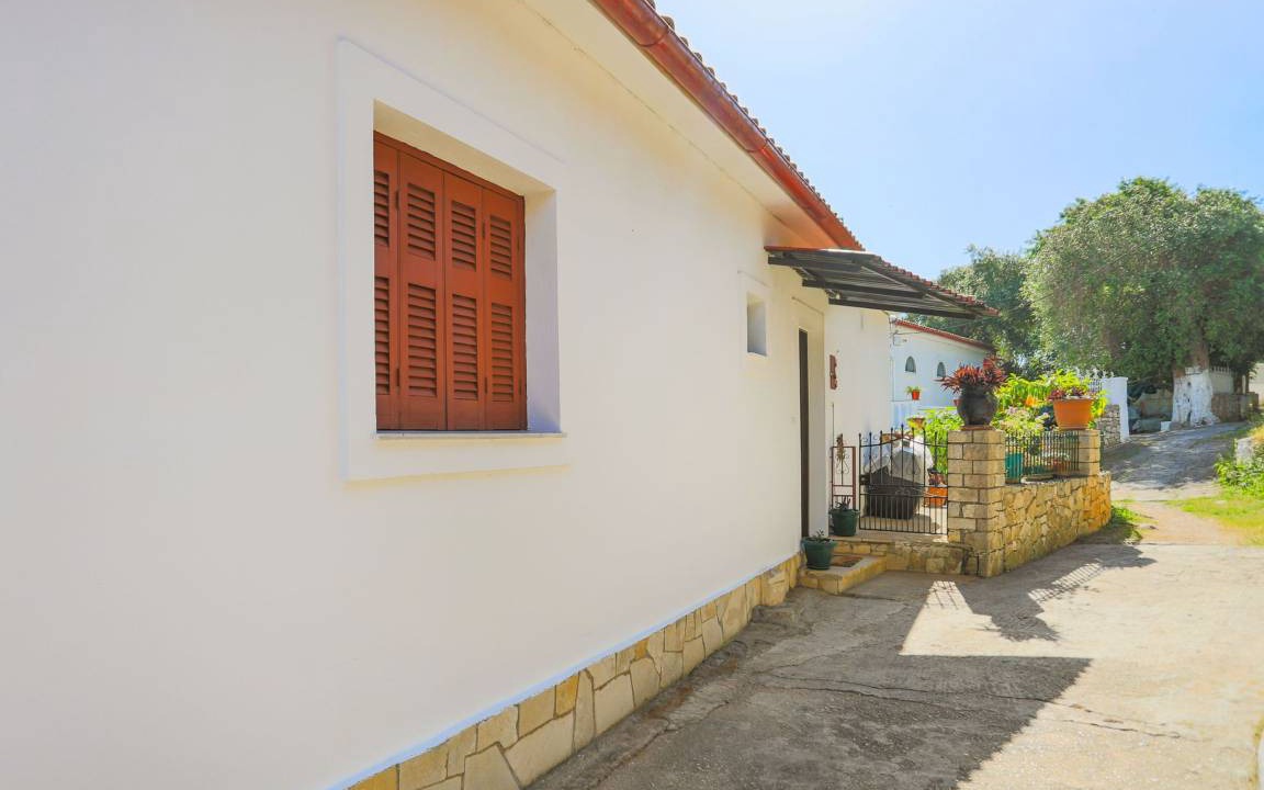 Photo of Others in Gaios