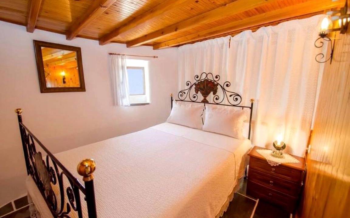 Photo of Bedroom in Milos