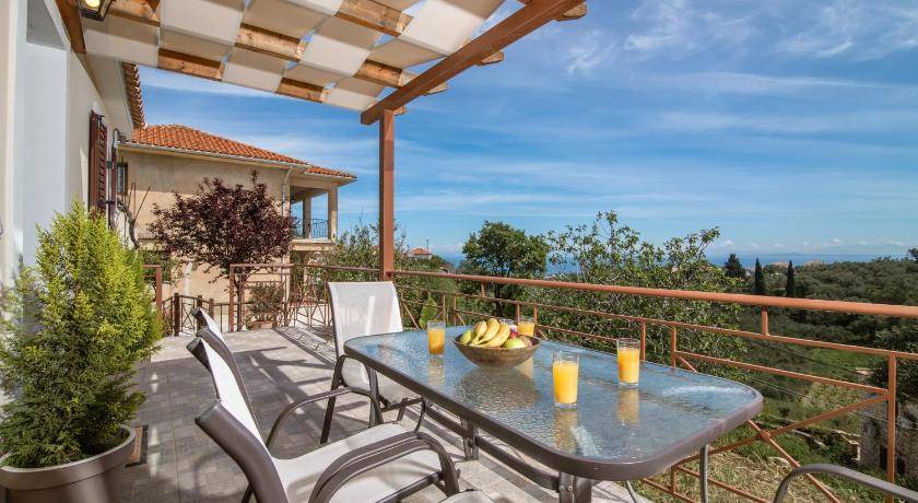 Photo of Patio Balcony in Tragaki
