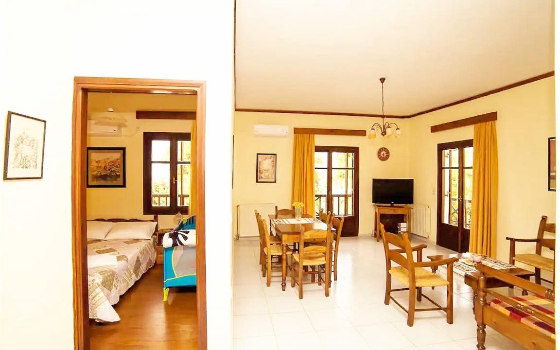Photo of Livingroom in Roussospiti