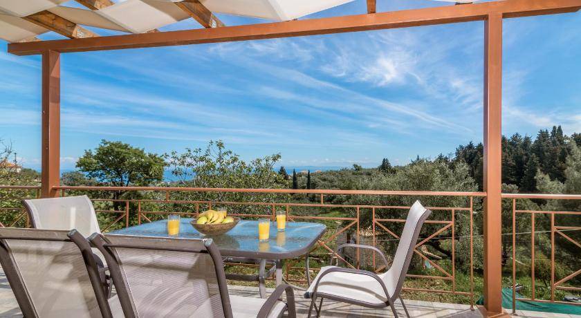 Photo of Patio Balcony in Tragaki