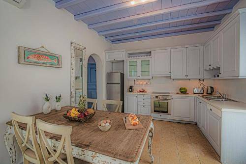 Photo of Kitchen in Ornos