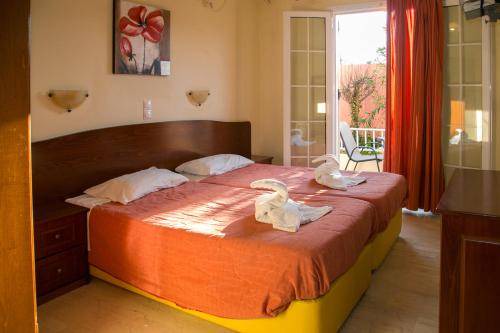 Photo of Bedroom in Agios Stefanos Avliotes
