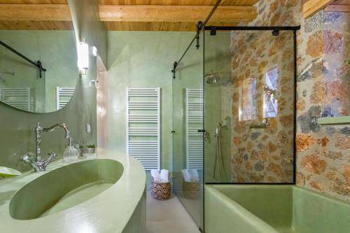 Photo of Bathroom in Peponidhes