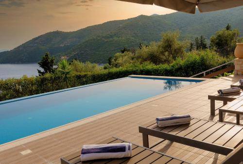 Photo of Others in Mikros Gialos