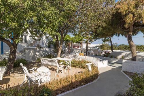 Photo of Others in Milos