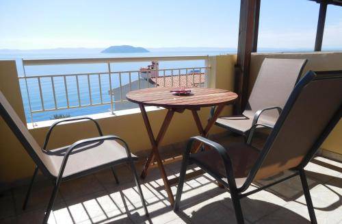 Photo of Patio Balcony in Neos Marmaras