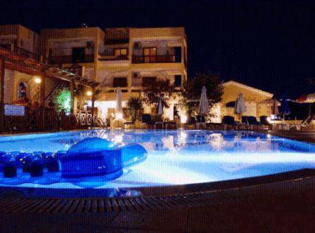 Photo of Others in Pefkos