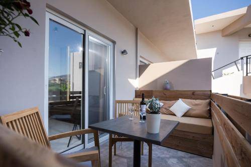 Photo of Patio Balcony in Platanos