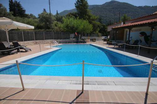 Photo of Others in Mikros Gialos