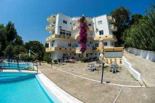 Photo of Others in Kallithea