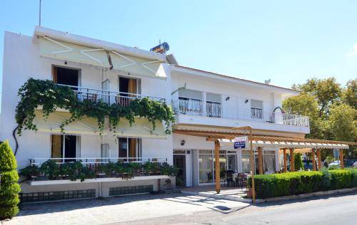 Photo of Others in Skala Sotiros