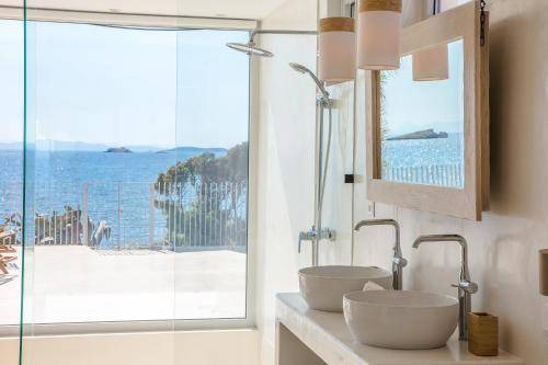 Photo of Bathroom in Saronikos