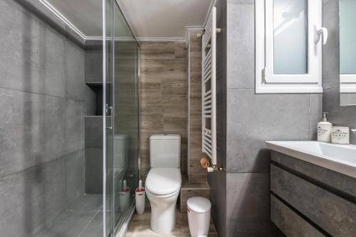 Photo of Bathroom in Exarhia