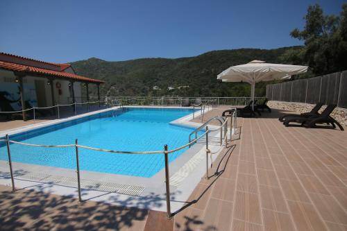 Photo of Others in Mikros Gialos