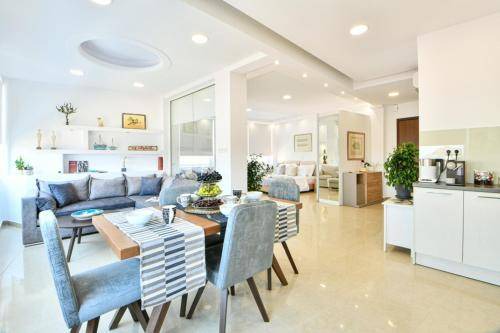 Photo of Livingroom in Plaka
