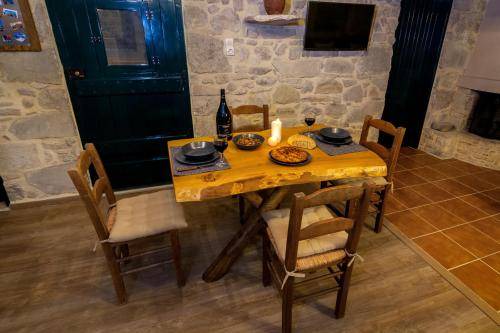 Photo of Kitchen in Plouti