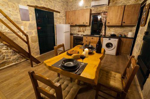 Photo of Kitchen in Plouti