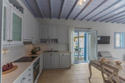 Photo of Kitchen in Ornos