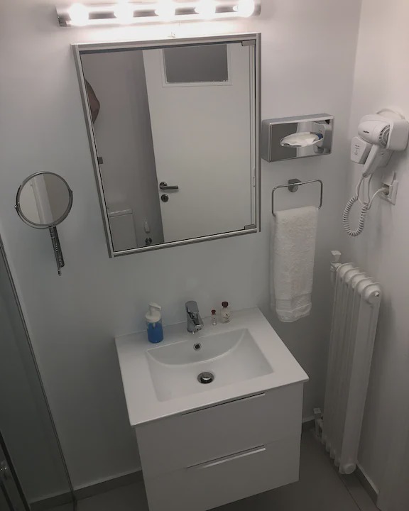 Photo of Bathroom in Ampelokipoi