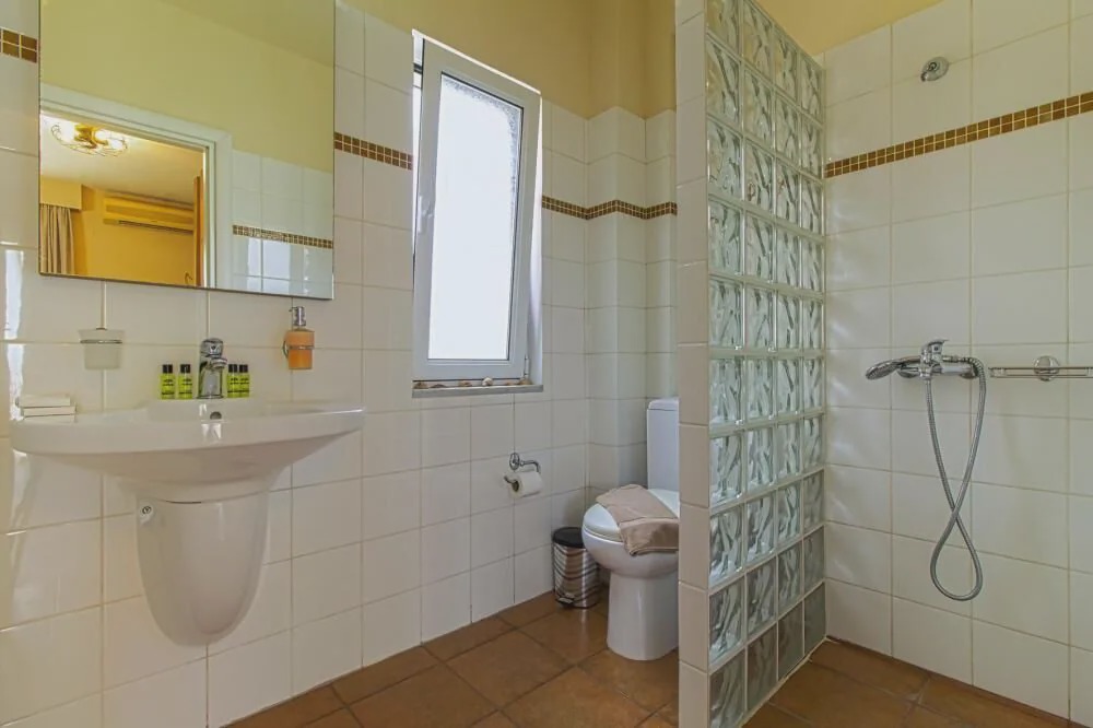Photo of Bathroom in Marathokefala