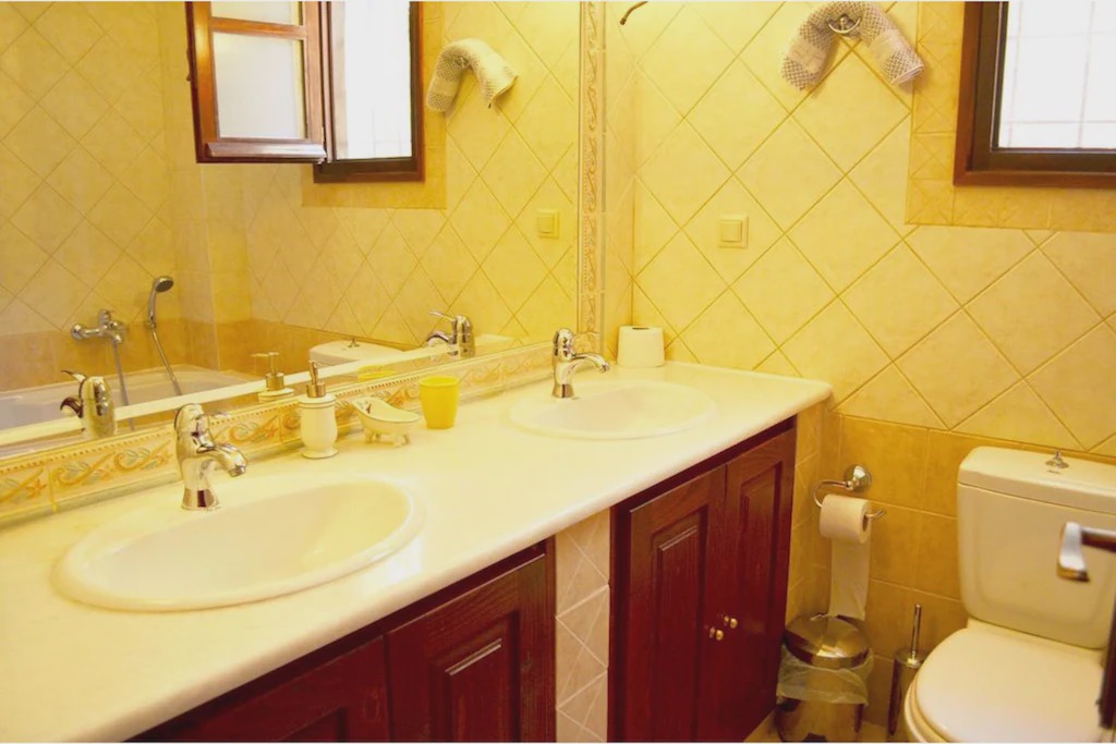 Photo of Bathroom in Melissourgio