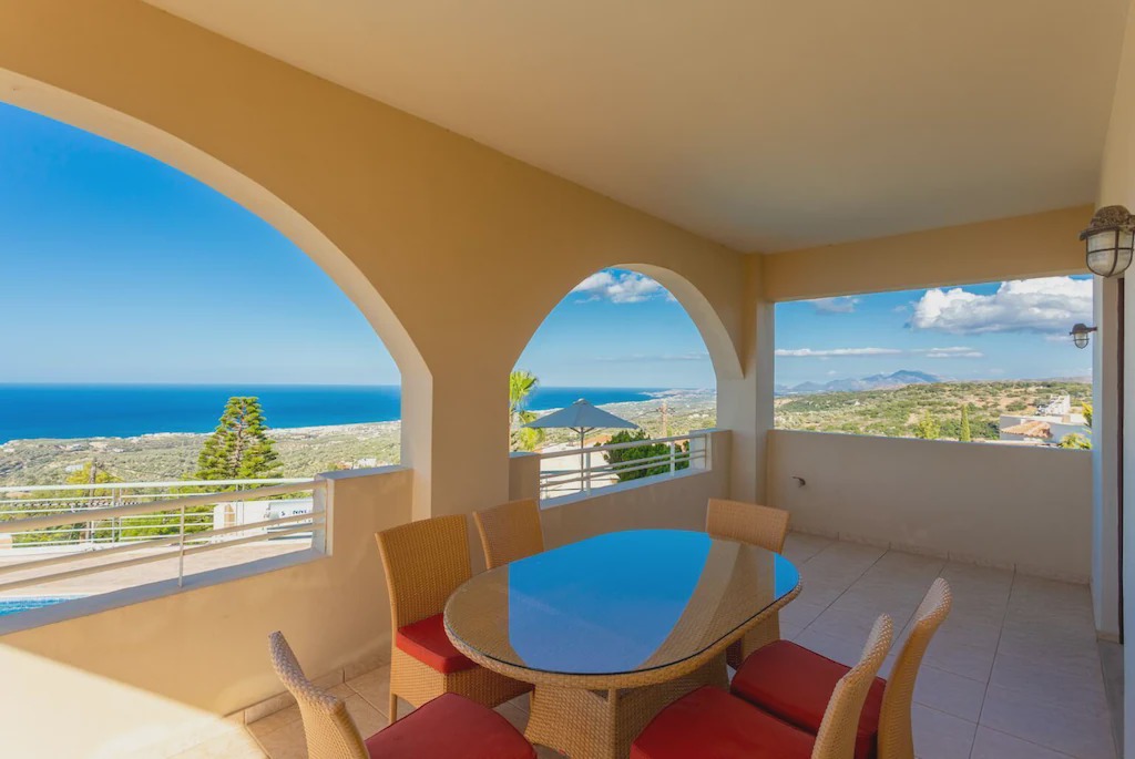 Photo of Patio Balcony in Roussospiti