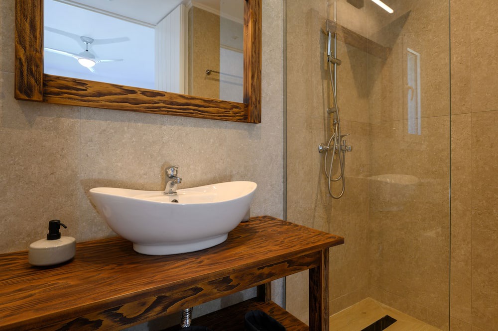 Photo of Bathroom in Petriti