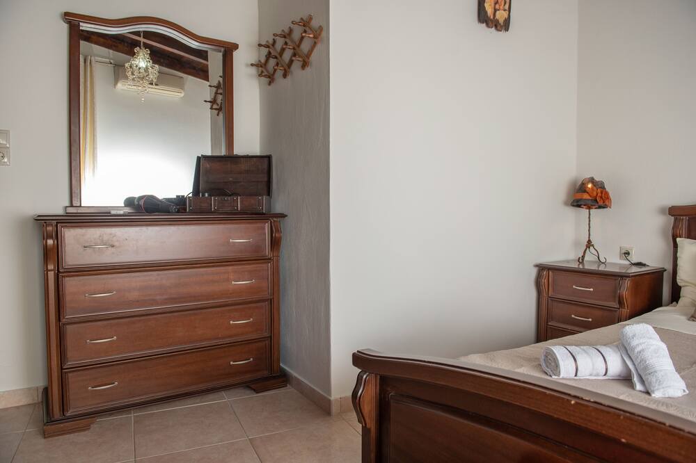 Photo of Bedroom in Faistos