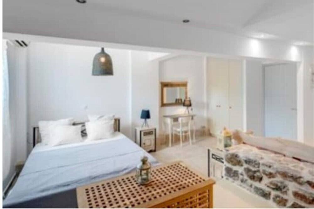 Photo of Bedroom in Posidonia