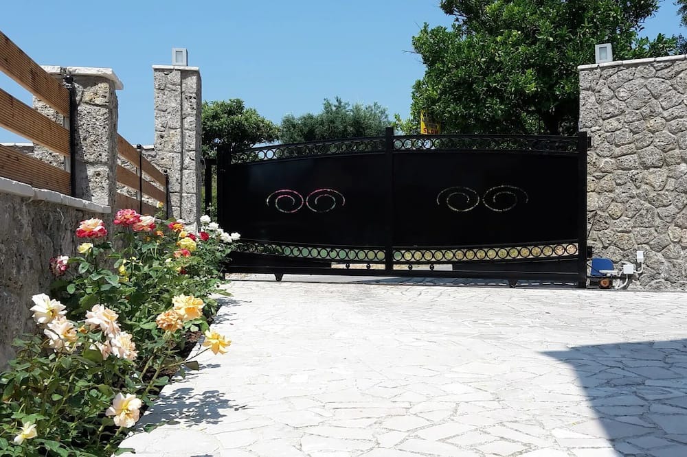 Photo of Outdoor in Perama