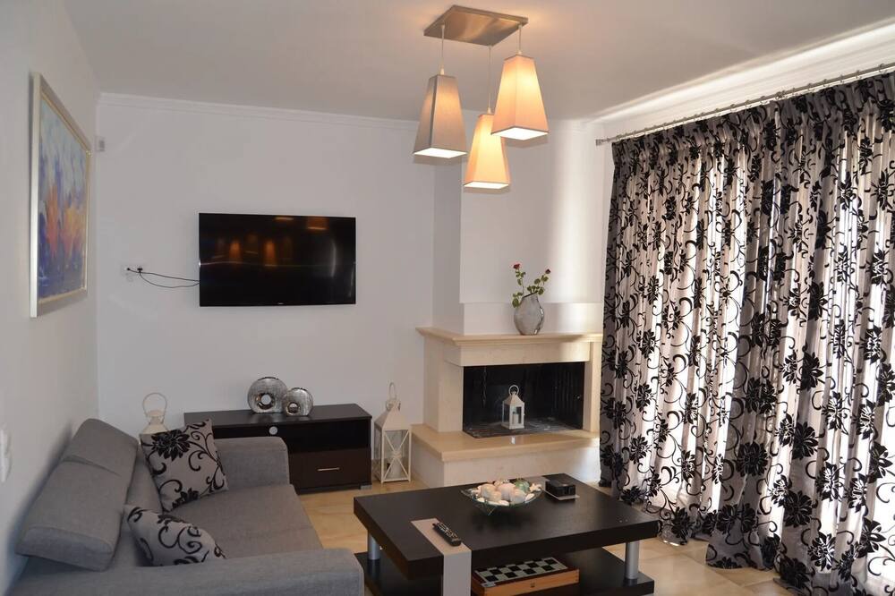 Photo of Livingroom in Perama