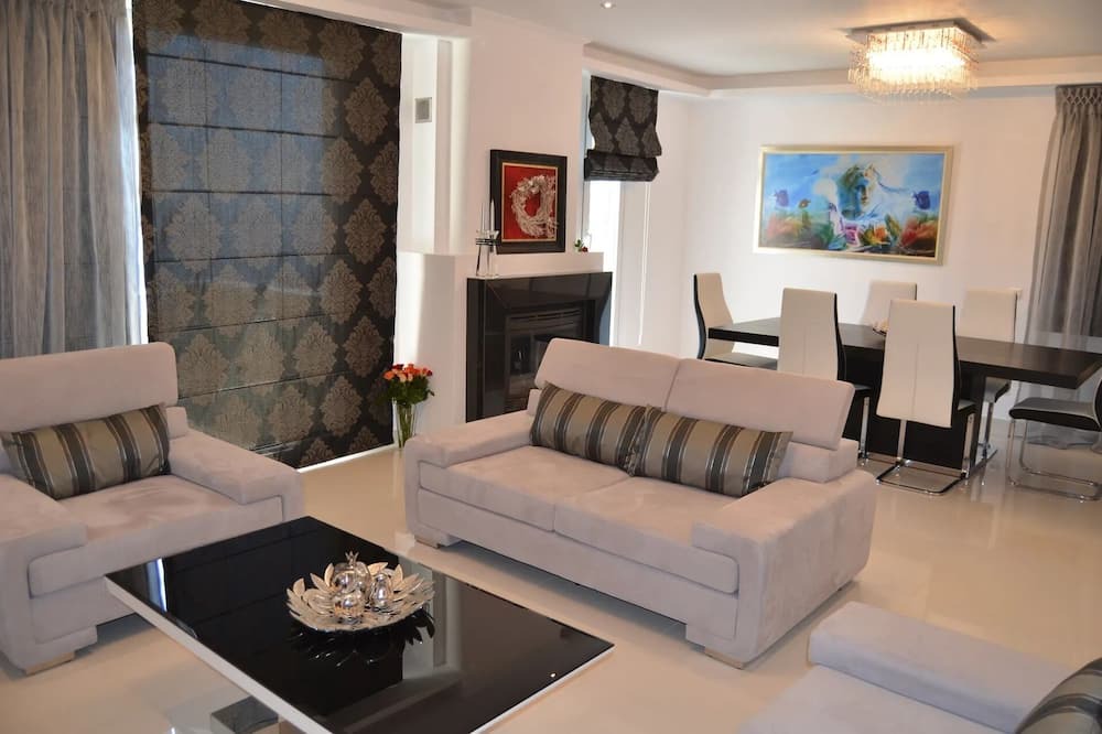 Photo of Livingroom in Perama