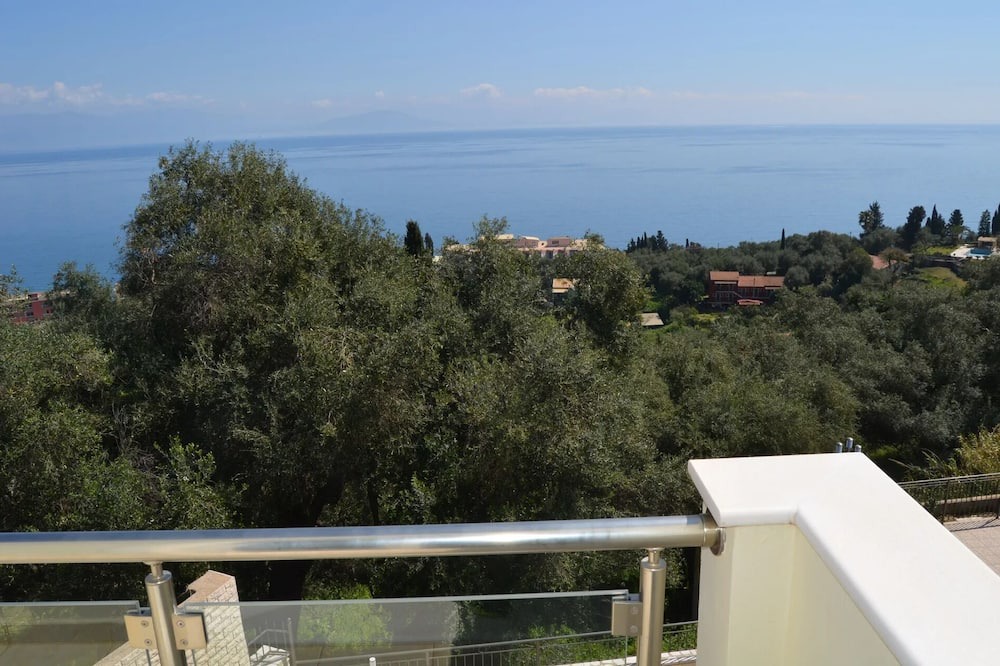 Photo of Patio Balcony in Perama