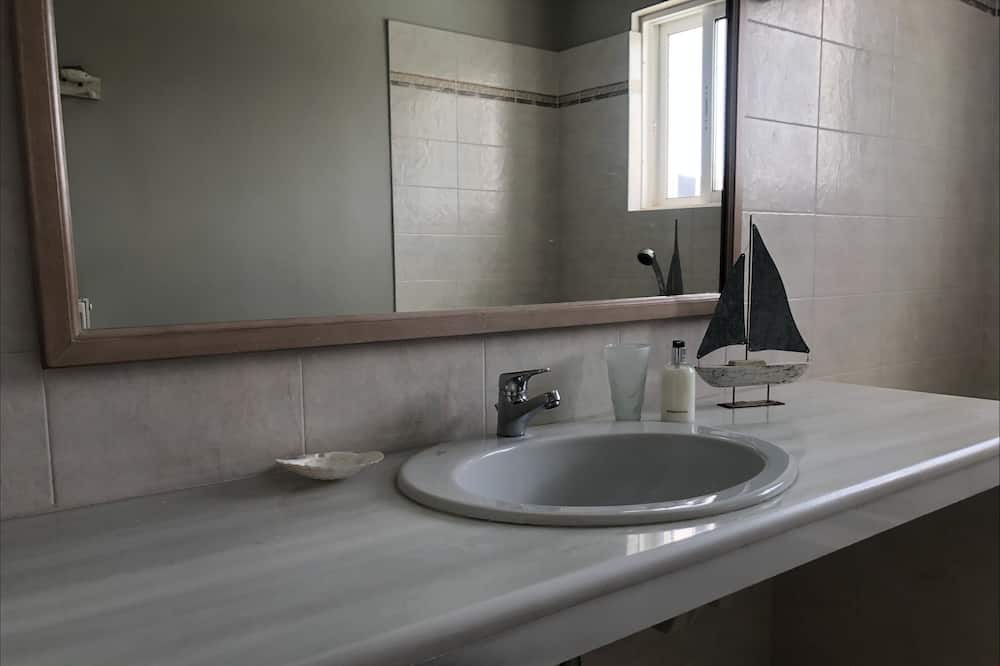 Photo of Bathroom in Schinias