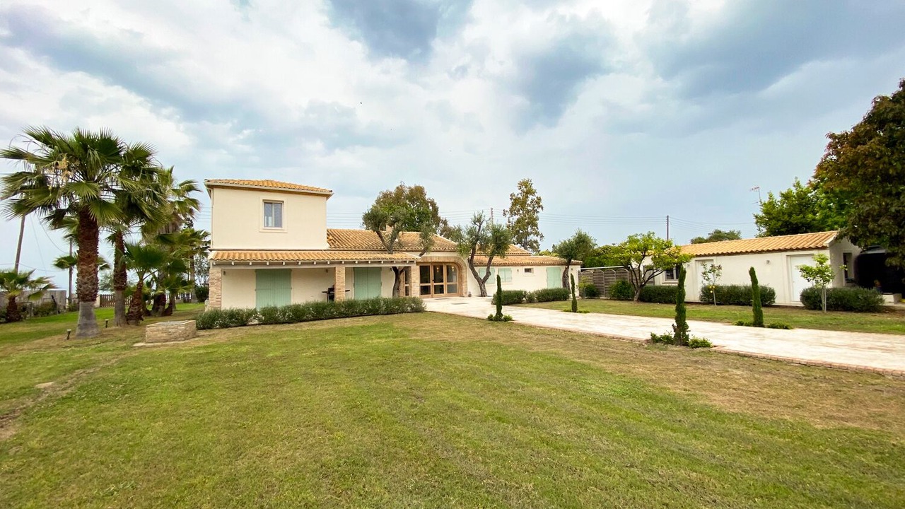 Photo of Outdoor in Molos