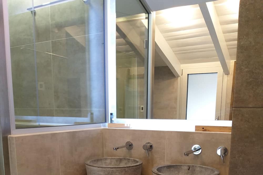 Photo of Bathroom in Vamos
