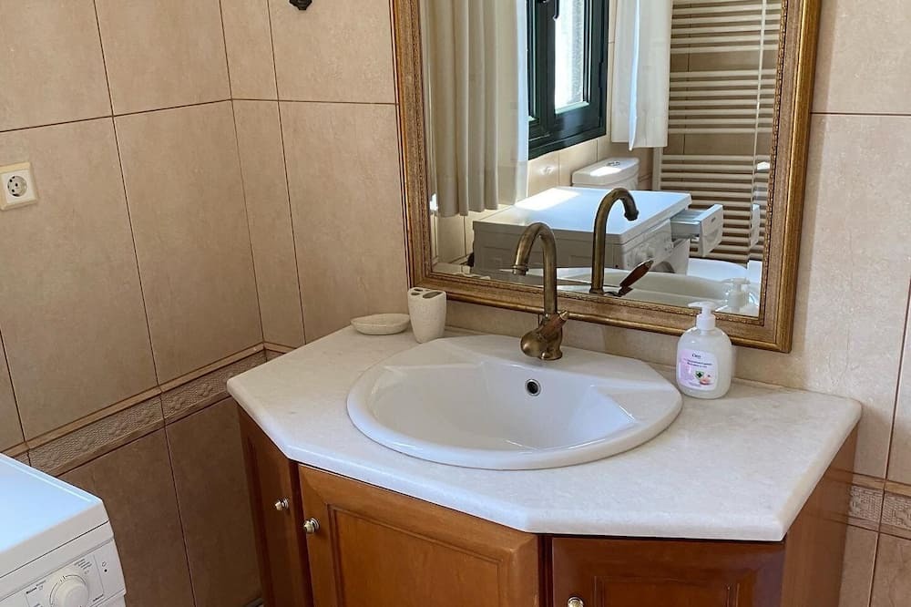Photo of Bathroom in Mires