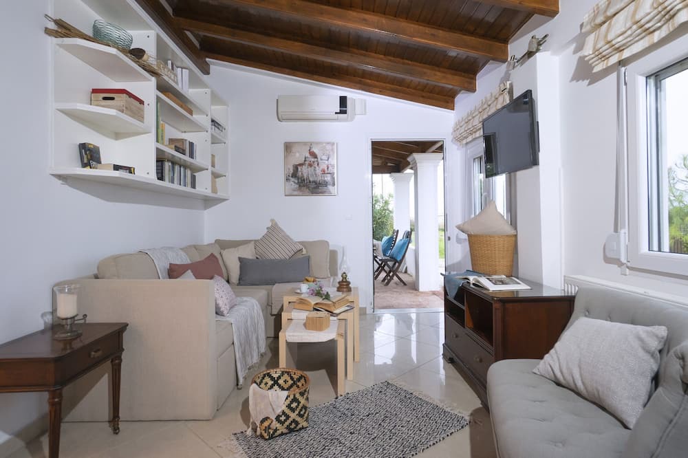 Photo of Livingroom in Magoulades