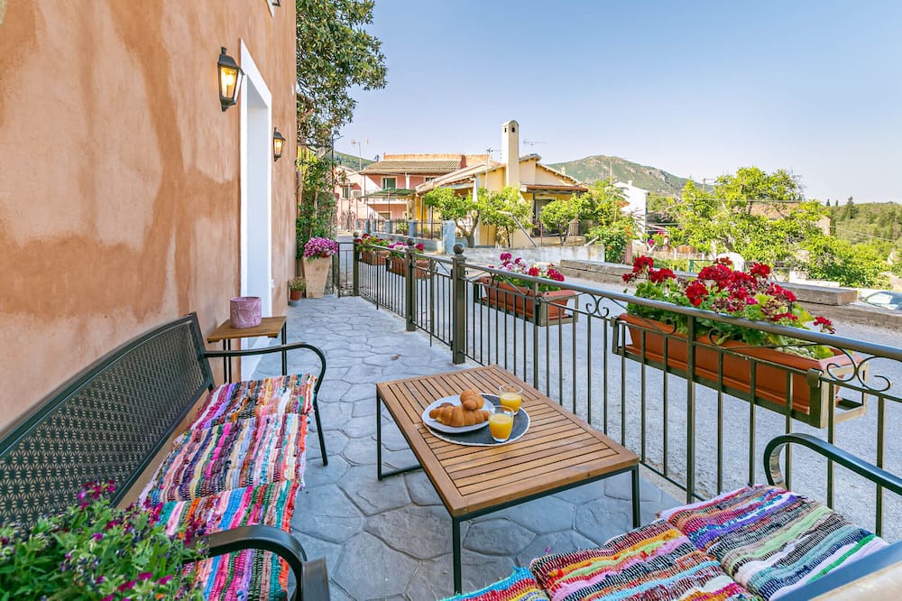 Photo of Patio Balcony in Doukades