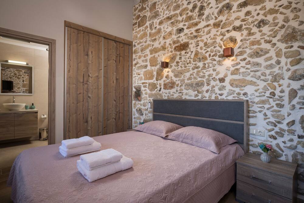 Photo of Bedroom in Drapanias