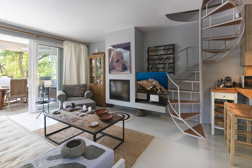 Photo of Livingroom in Kato Sounion