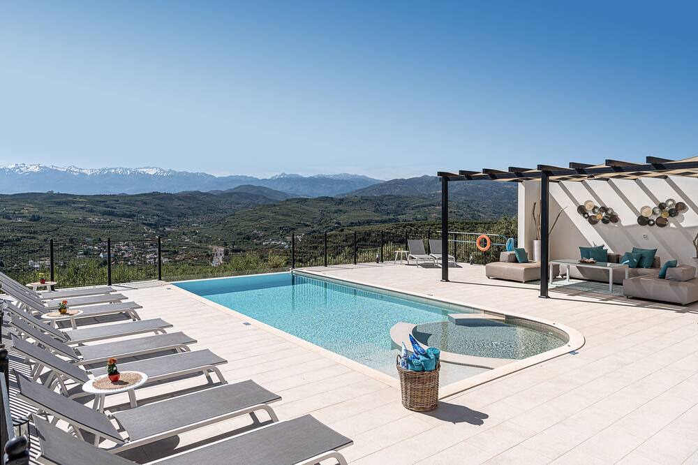 Photo of Outdoor in Polemarchi