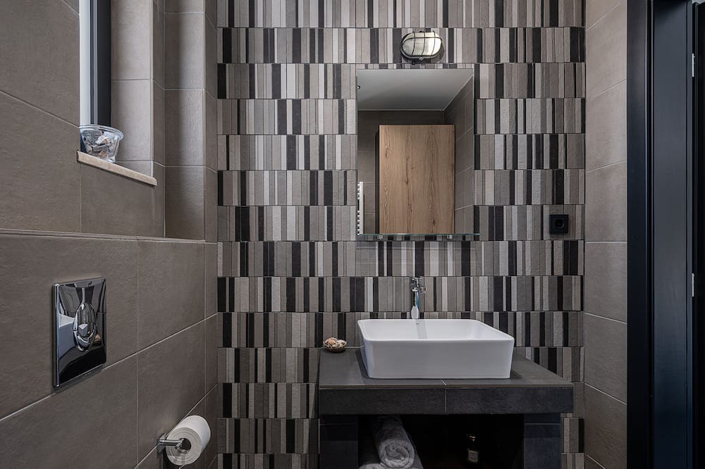 Photo of Bathroom in Polemarchi