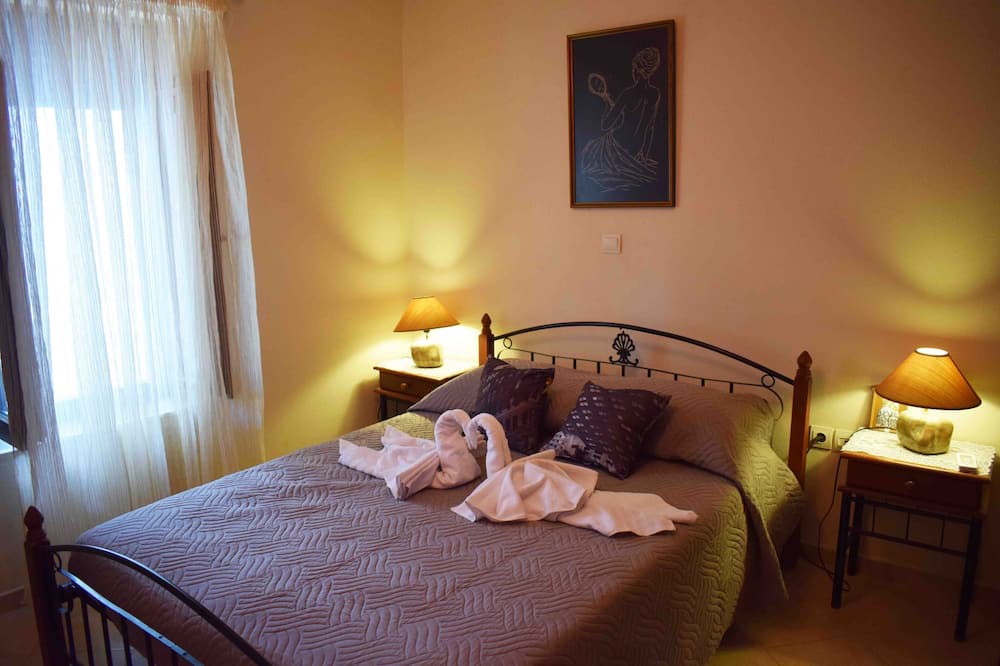 Photo of Bedroom in Roussospiti