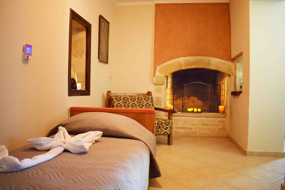Photo of Bedroom in Roussospiti